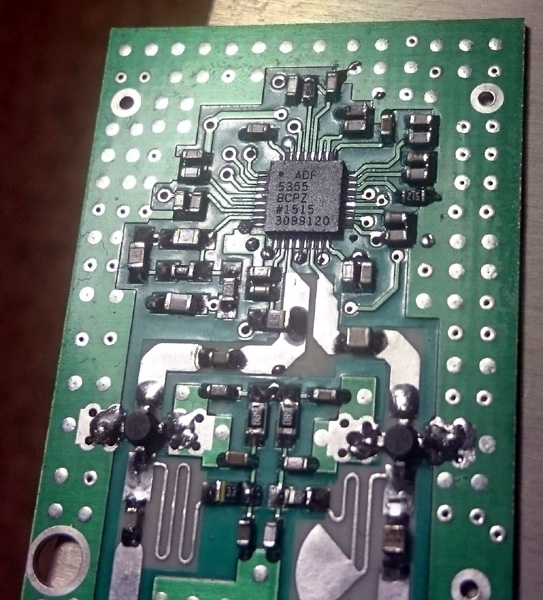 Syntezer mikrofalowy Syntezer mikrofalowy